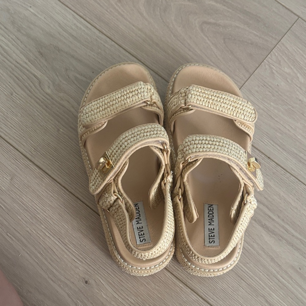 Steve Madden Tan Sandals